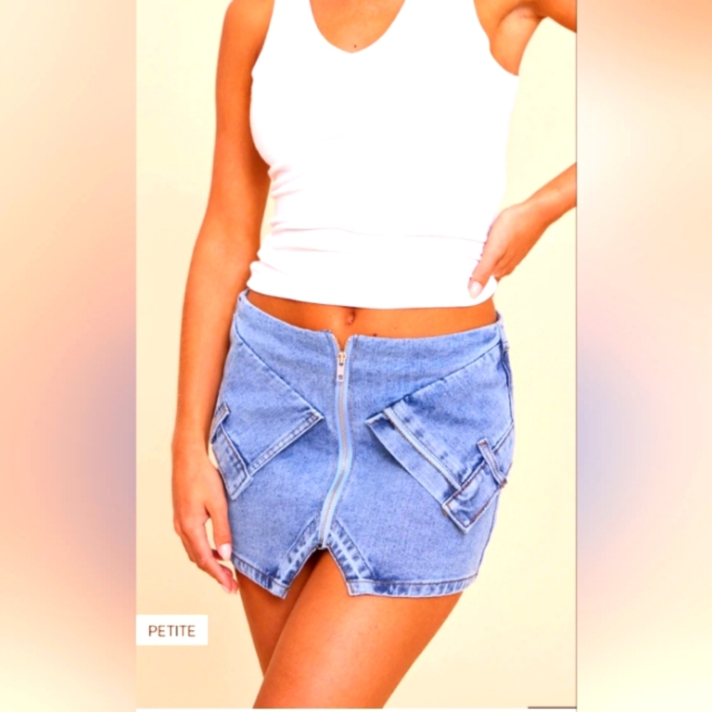 PrettyLittleThing Blue Denim Micro Mini Skirt Sz 0P NWT